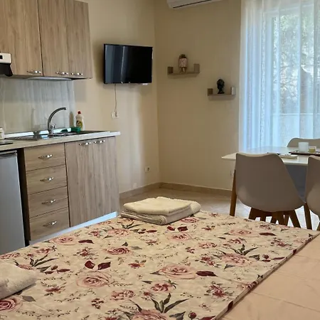 Апартаменты Sea & Back View 3*