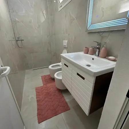 Sea & Back View 公寓