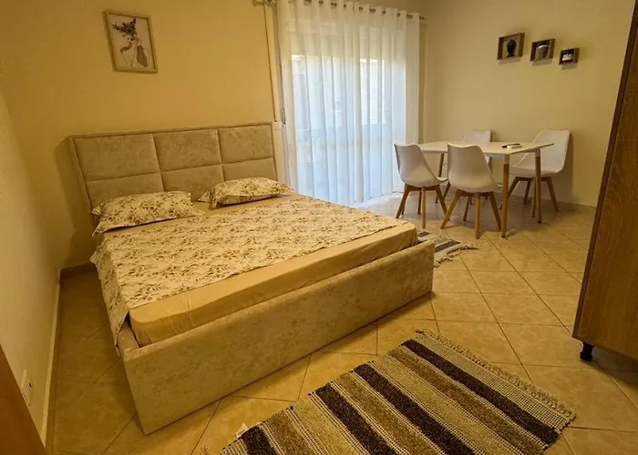 Sea & Back View Apartment Durrës