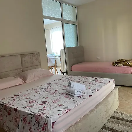 Sea & Back View Appartement Durrës