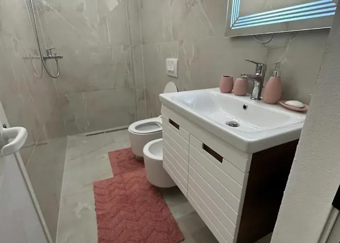 Sea & Back View Апартаменты